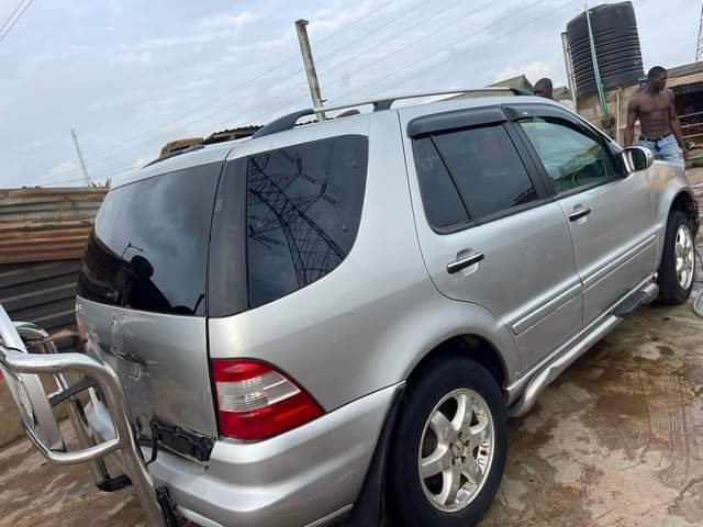 A picture of 2002 Mercedes Benz Ml
