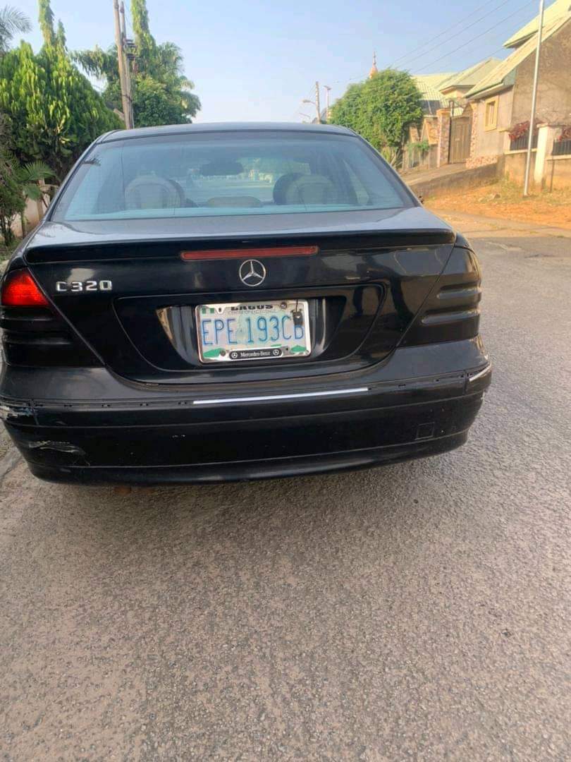 A picture of Benz C230 2005