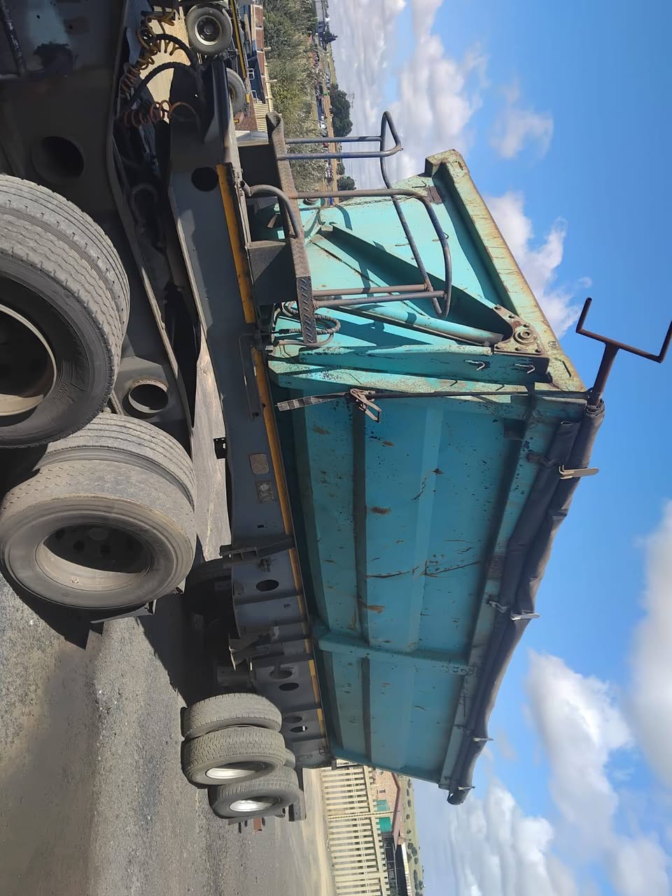 tipper truck
