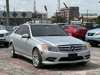 A picture of Mercedes Benz C350 FOR SALE 2011 model Foreign used toks