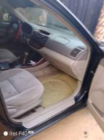 A picture of 2004 Toyota Camry LE 4dr saloon