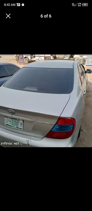 A picture of Toyota Camry 0 4 x l e