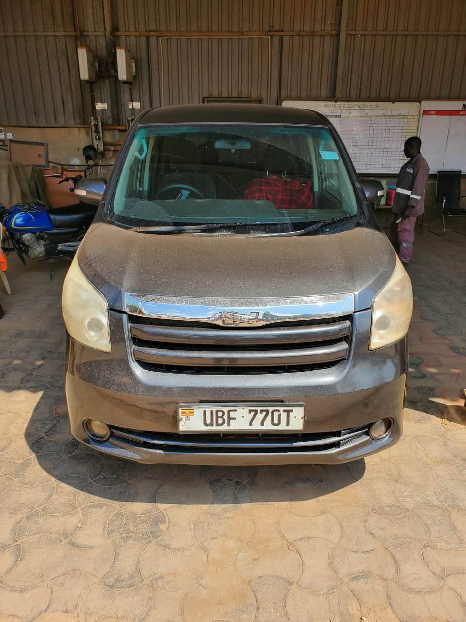 A picture of Toyota Noah