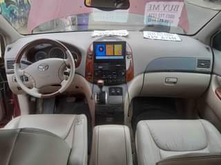 A picture of Toyota Sienna 2004 Model Limited Nigeria Use Accident Free Good