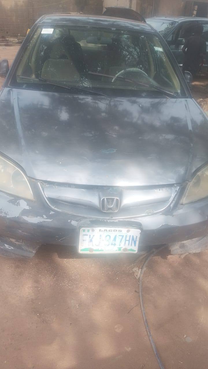 A picture of Honda civic 2004 model