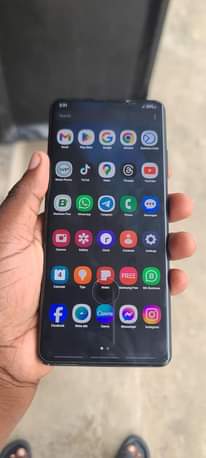 A picture of Samsung s21 ultra 0654702411