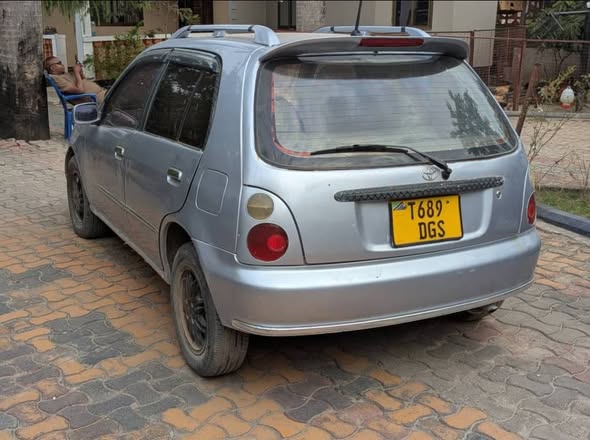 A picture of TOYOTA STARLET DG S