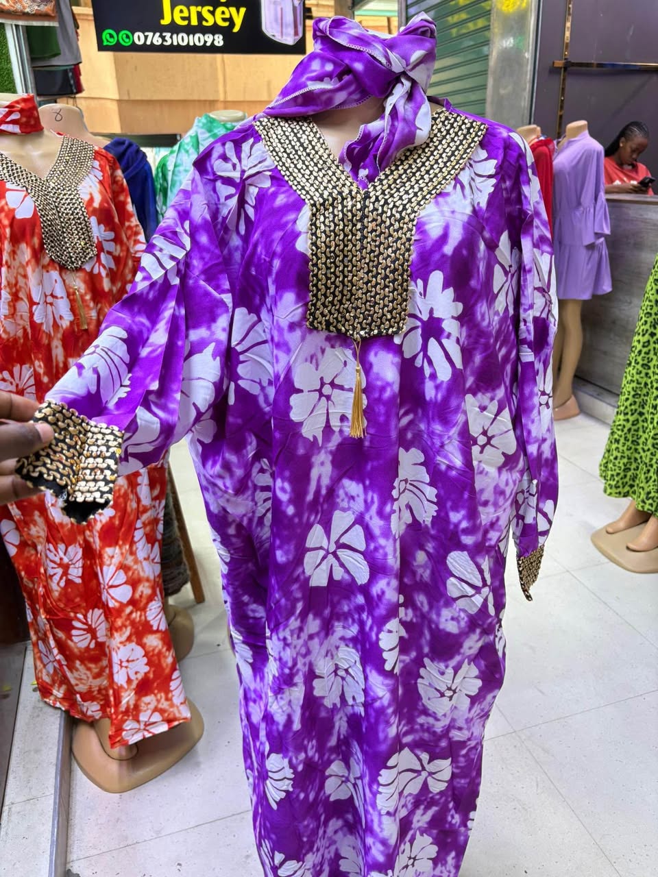 A picture of Dress