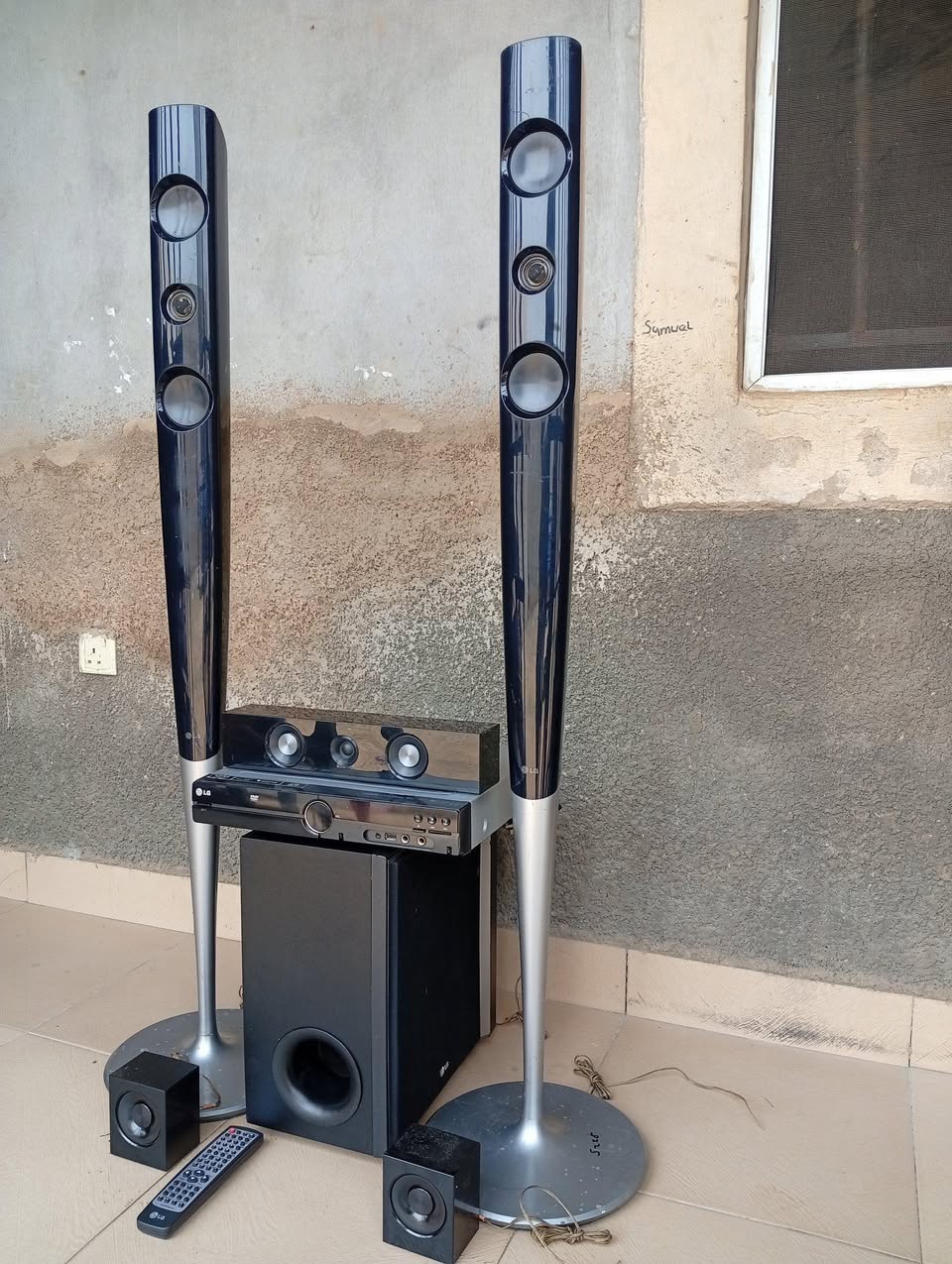 A picture of LG BLUETOOTH HOME THEATER