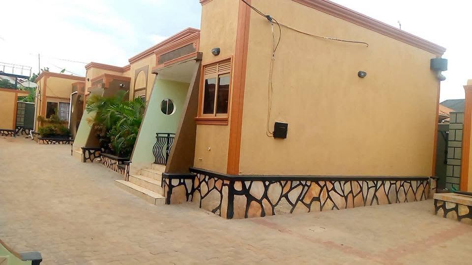 A picture of Double room house for rent 500k ugx Wampeewo 0758339457