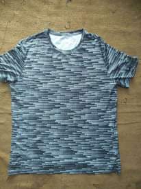 A picture of Second hand T shirt s