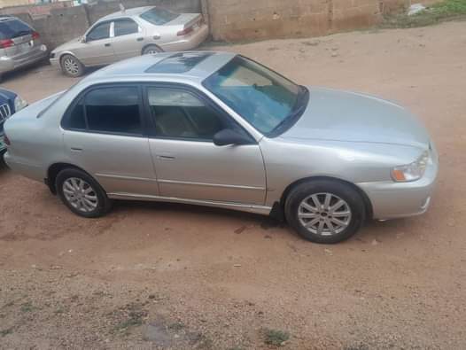 A picture of Toyota Corolla 02 model Baked on first body engine and