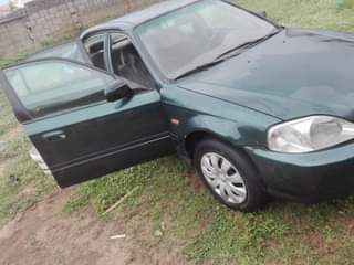 A picture of 2000 Honda Civic 2000