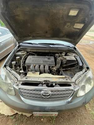 A picture of Used 04 corolla