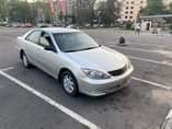 A picture of toyota camry 2004 LE