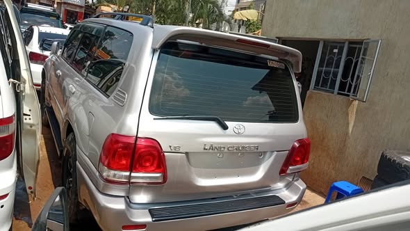 A picture of Land cruiser petrol engine