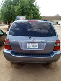 A picture of Toyota Highlander 05
