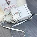 A picture of Handbag