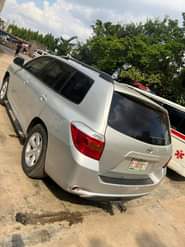 A picture of SALLAH DEAL A Neatly Used Toyota Highlander 2008 Model With