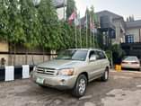 A picture of NEATLY USED TOYOTA HIGHLANDER 2004 MODEL PRICE 3 6M LOCATION