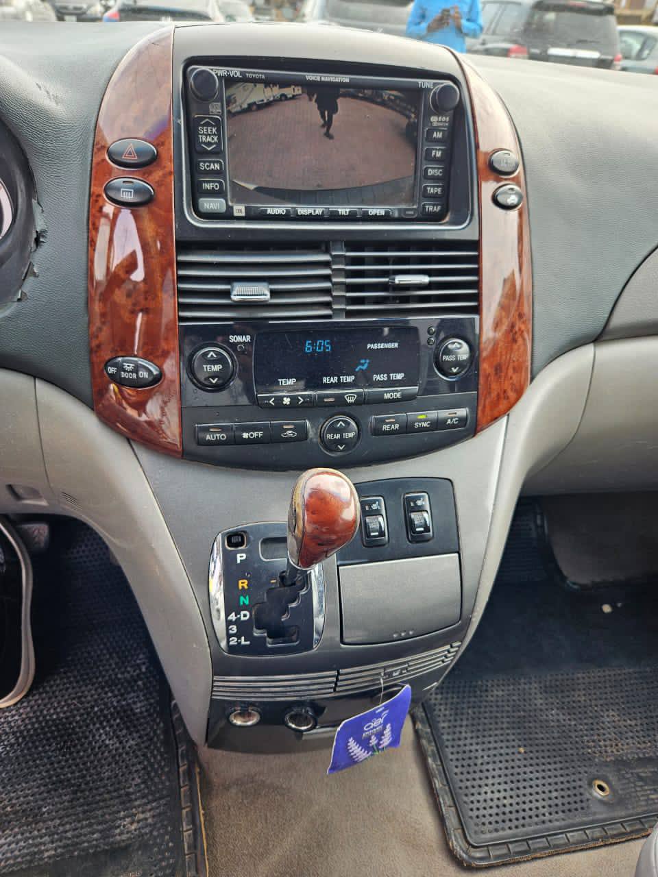 A picture of TOKUNBO STANDARD TOYOTA SIENNA 2005 XLE LIMITED