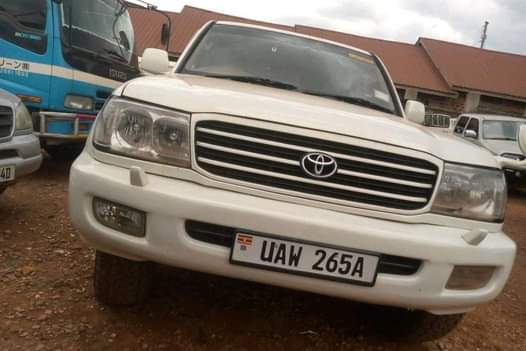 A picture of Toyota Land cruiser v8