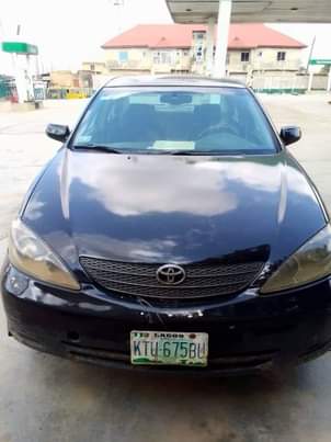 A picture of 2004 Toyota Camry Le
