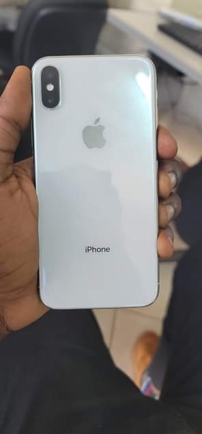 A picture of iPHONE X