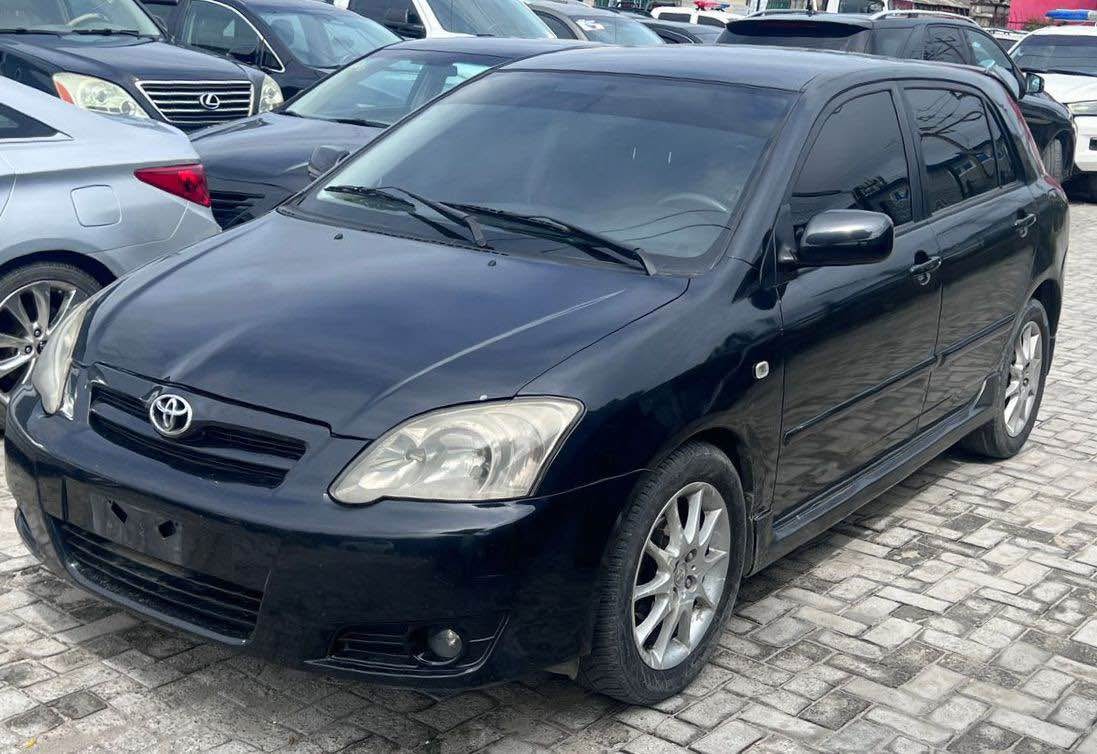 A picture of Toyota Corolla Obama 2005 model