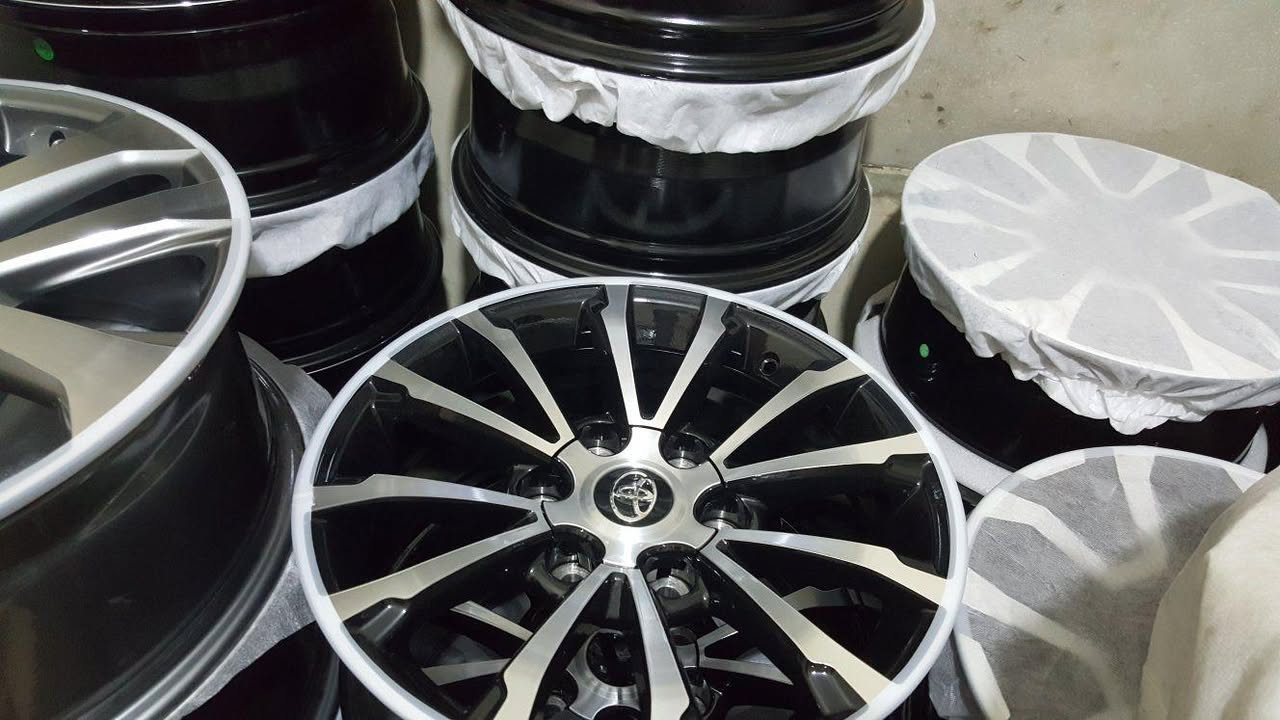 A picture of Land crusier Hillux and more car rims available in different