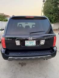 A picture of Very clean and sound 05 Honda pilot 100 buy and
