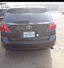 A picture of Toyota venza 2010 black