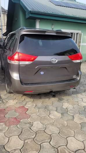 A picture of Neatly used 2011 Toyota Sienna Superb engine smooth transmission Straight