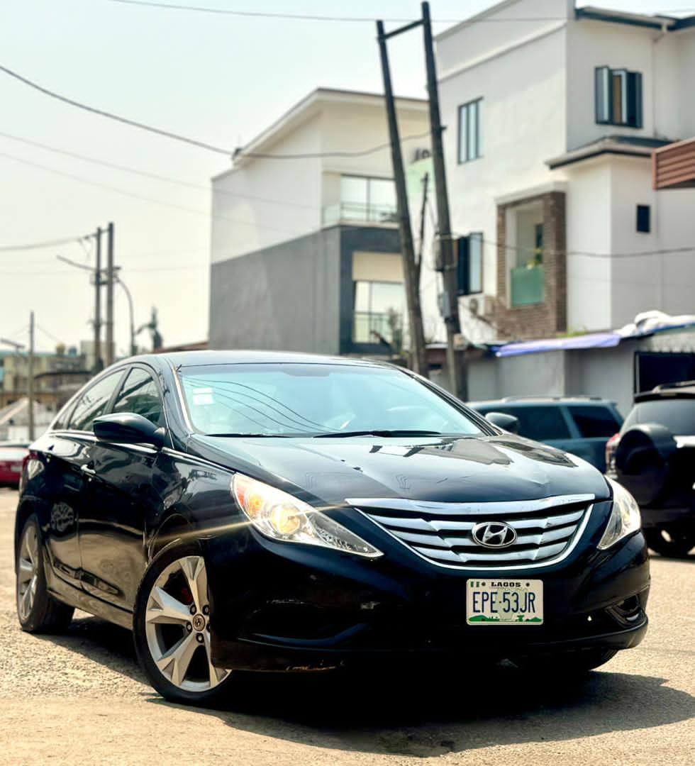 A picture of Hyundai sonata 2012 awoof dealer deal