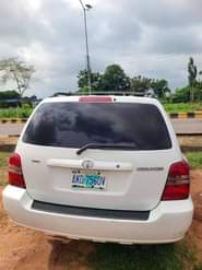A picture of Sharp Toyota Highlander 2004 up for sale buy drive with