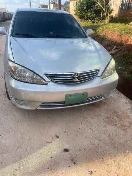 A picture of Camry 2 4
