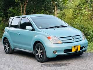A picture of TOYOTA IST
