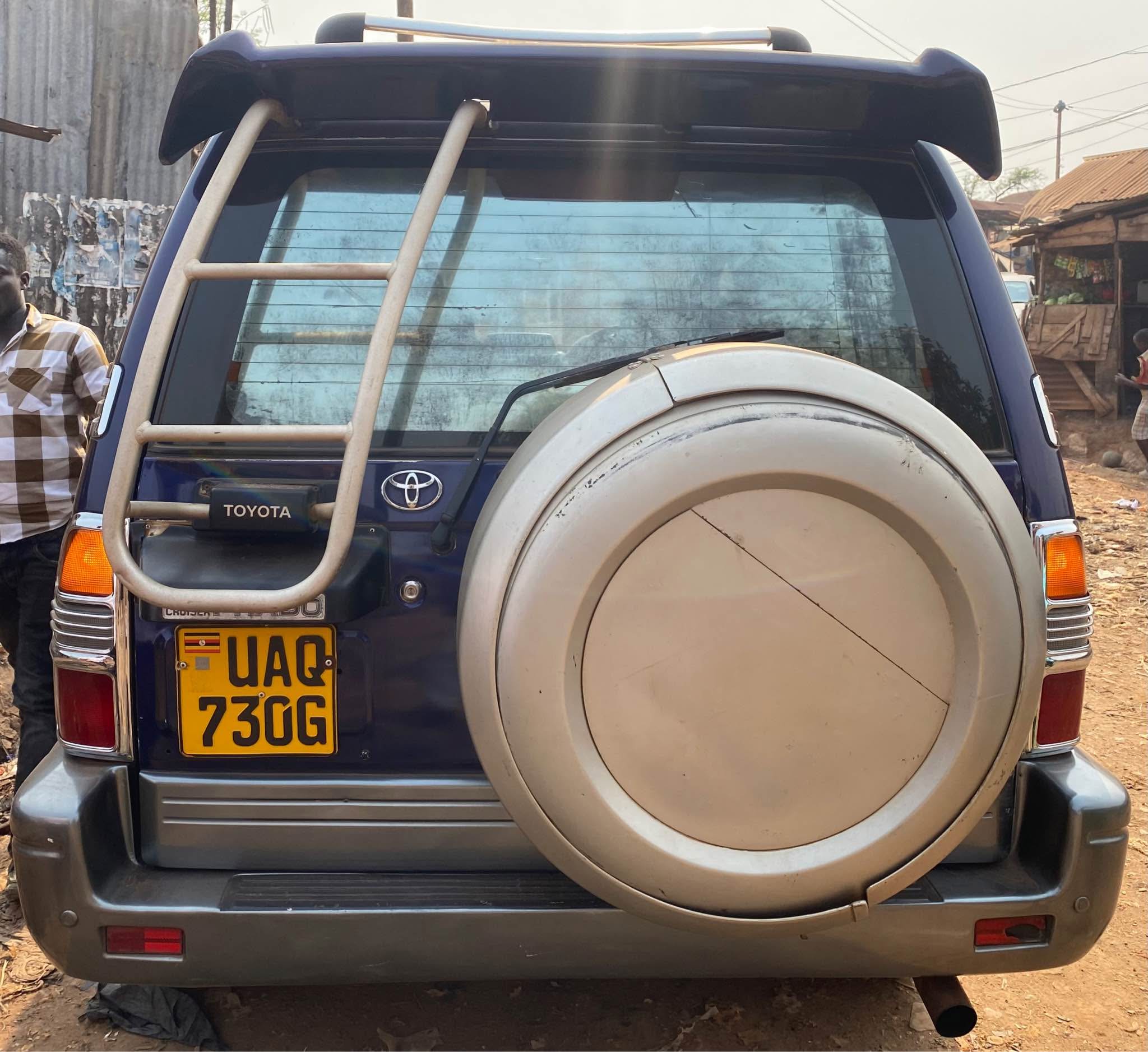 A picture of TOYOTA LANDCRUISER TX