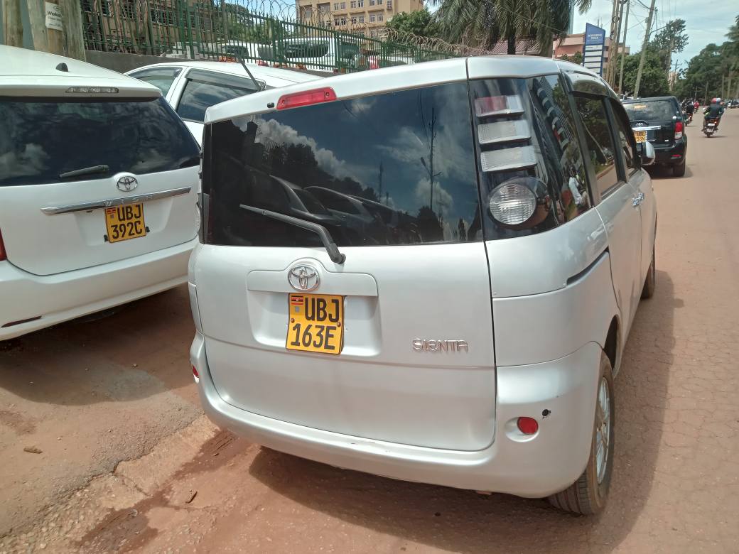 A picture of Toyota sienta it s on sale