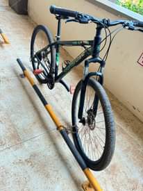 A picture of 2017 gunsrose sports bike
