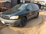 A picture of 2001 Toyota Sienna First body