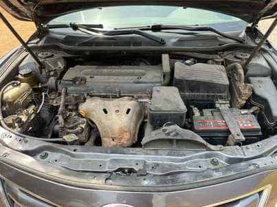A picture of Toyota Camry 2008 engine and gear ac buy to drive