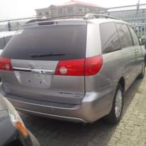 A picture of TOKUNBO Toyota sienna