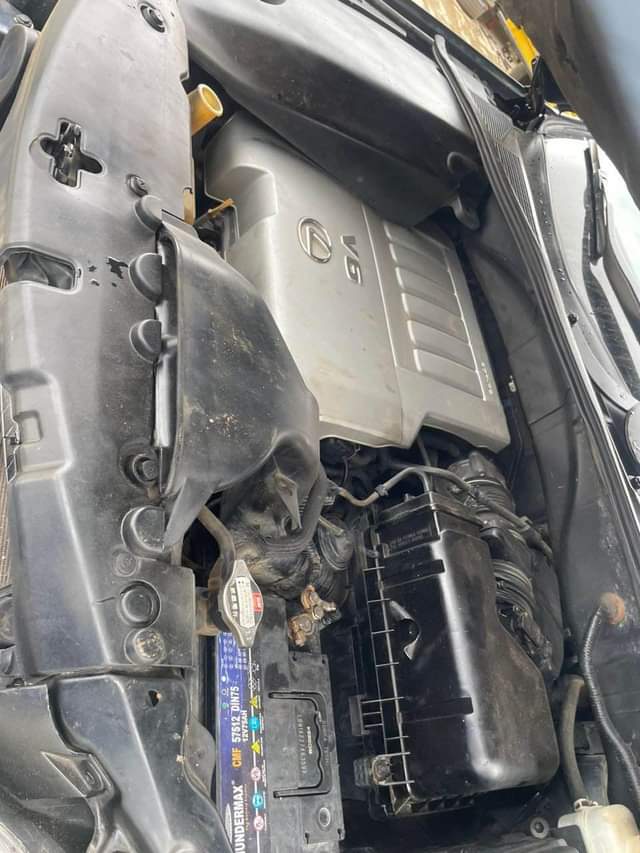 A picture of 2008 Lexus RX350 with sound engine and gear chilling ac
