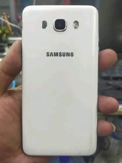 A picture of Nauza samsung j7 iko poa nataka 85 nichek inbox