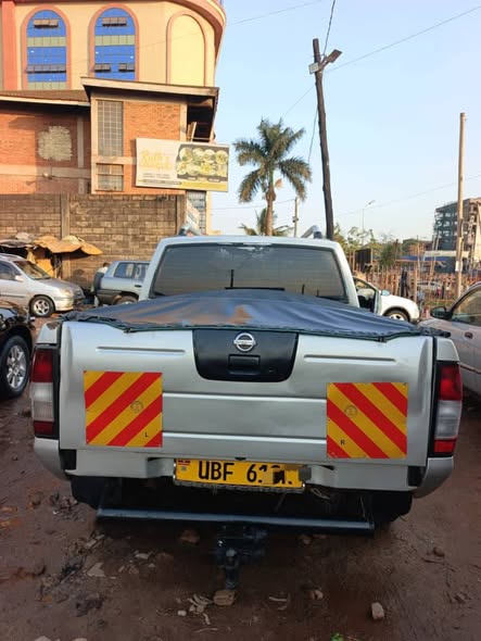 A picture of Nissan Hard Body Manual 23 5m