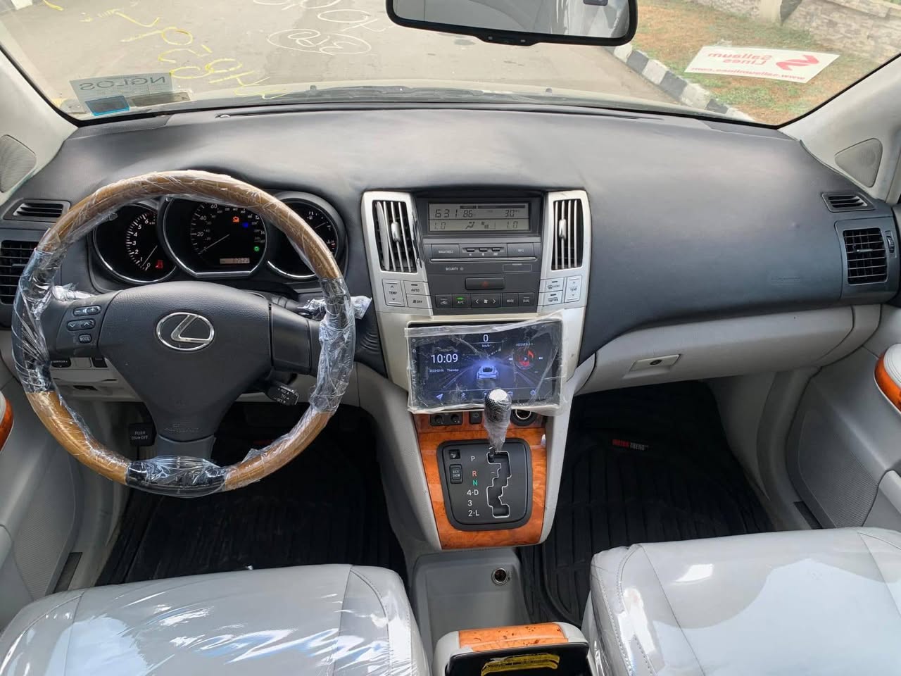 A picture of Lexus Rx 350
