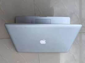 A picture of Nauza Laptop iko vizuri kama mpya nipo tabata sanene