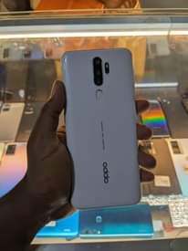 A picture of Samsung j6 32