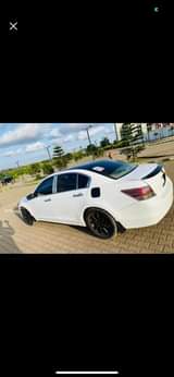 A picture of Honda accord white